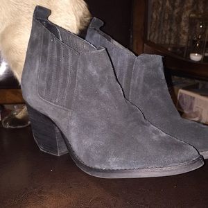 Matisse booties black suede size 9